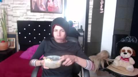 Anne online show from October 2025 05:08:01 AM