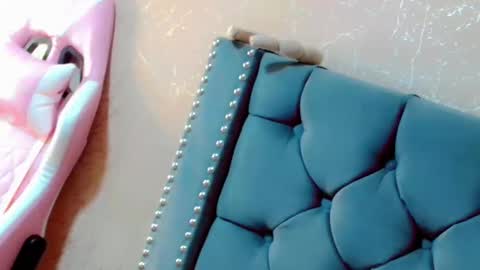       online show from October 2025 01:12:02 AM