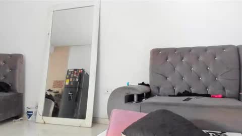 Annie  online show from January 2026 05:18:01 PM