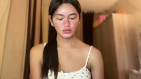 Snapshot of annedee_ chatting on December 2024 08:49:02 AM Kim online show from December 2024 08:49:02 AM