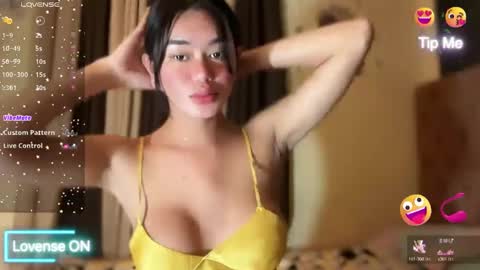 Snapshot of annedee_ chatting on February 2025 06:00:01 AM Kim online show from February 2025 06:00:01 AM