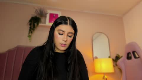 Snapshot of anneee_ chatting on January 2025 05:07:02 PM Anne online show from January 2025 05:07:02 PM