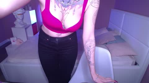 Snapshot of annetenet chatting on January 2025 09:48:01 AM Annet online show from January 2025 09:48:01 AM