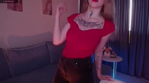 Snapshot of annetenet chatting on October 2025 07:09:02 AM Annet online show from October 2025 07:09:02 AM