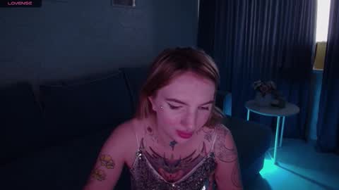 Snapshot of annetenet chatting on October 2025 07:22:01 AM Annet online show from October 2025 07:22:01 AM