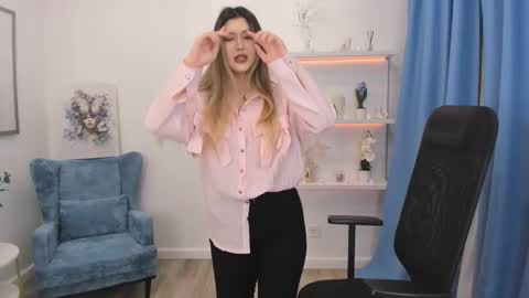 annetli online show from October 2025 03:39:02 AM