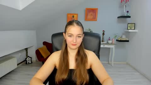 Snapshot of annewilsonn chatting on November 2025 12:05:02 PM annewilsonn online show from November 2025 12:05:02 PM