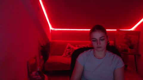 annewilsonn online show from February 2026 01:27:01 PM