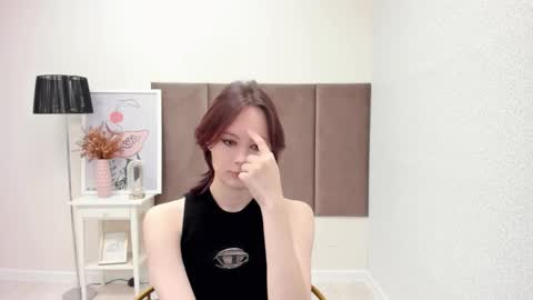 Anni online show from November 2025 04:34:01 AM