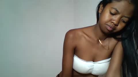 annica86 online show from May 2026 06:43:01 AM