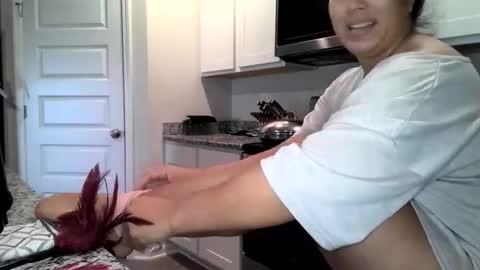 Snapshot of annie23mal chatting on November 2025 01:44:02 PM Annie23mal online show from November 2025 01:44:02 PM