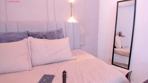 annie_20_ online show from January 2026 12:09:02 PM