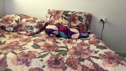 Snapshot of annie_catt_ chatting on December 2024 07:48:02 PM Annie online show from December 2024 07:48:02 PM