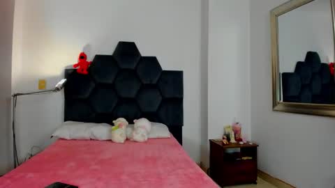 Snapshot of annie_dreams69 chatting on November 2025 05:12:02 PM Annie online show from November 2025 05:12:02 PM