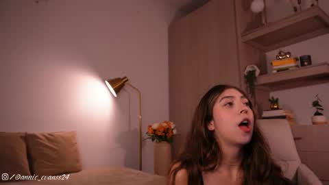 Annie Evans online show from March 2026 11:00:02 PM