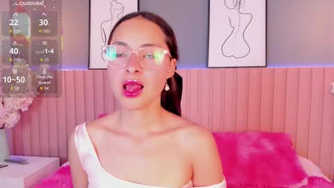 Snapshot of annie_lought chatting on September 2025 12:07:01 PM online show from September 2025 12:07:01 PM