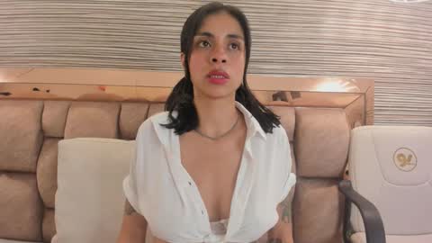 Snapshot of annie_shine_ chatting on February 2026 11:54:01 AM ANNIE online show from February 2026 11:54:01 AM