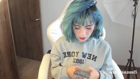 Snapshot of annie_snow_ chatting on January 2025 09:48:02 PM JEANNE no olvides seguirme dont forget follow me uu online show from January 2025 09:48:02 PM