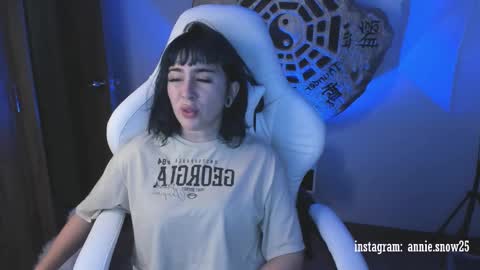 Snapshot of annie_snow_ chatting on February 2025 12:08:02 AM JEANNE no olvides seguirme dont forget follow me uu online show from February 2025 12:08:02 AM