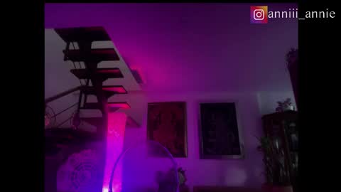 Snapshot of annie_snow_ chatting on September 2025 10:14:01 PM JEANNE no olvides seguirme dont forget follow me uu online show from September 2025 10:14:01 PM