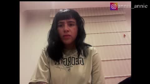 Snapshot of annie_snow_ chatting on October 2025 02:40:02 AM JEANNE no olvides seguirme dont forget follow me uu online show from October 2025 02:40:02 AM