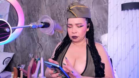 annie_wigg_ online show from January 2026 02:58:02 AM