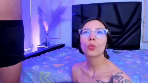 Annie And Leandro online show from December 2025 07:54:02 PM