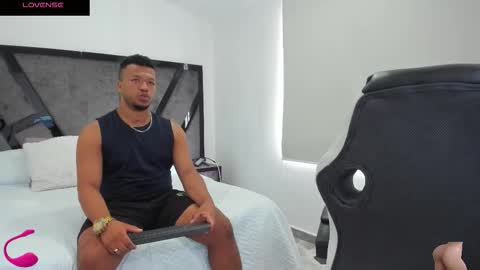 Annie and Stefan online show from October 2025 03:31:02 PM