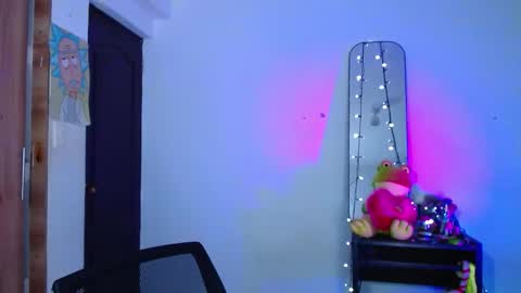 AnnieBlu3 online show from October 2025 09:46:02 AM