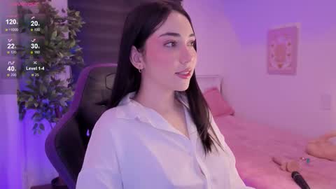 Cassandra online show from November 2025 05:52:01 AM