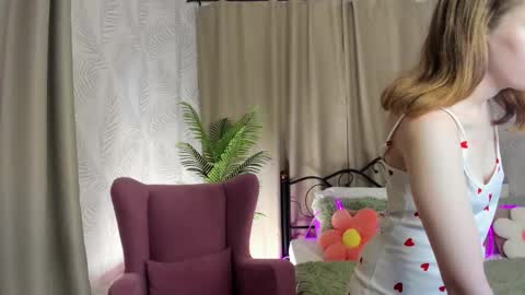 Snapshot of anniegentle chatting on December 2025 12:25:02 PM anniegentle online show from December 2025 12:25:02 PM