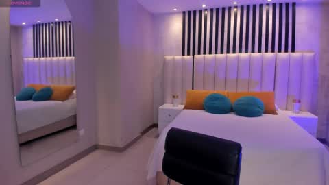 Annie Monroe online show from February 2026 11:53:02 AM