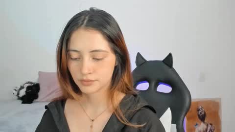 Annie online show from October 2025 03:25:01 AM