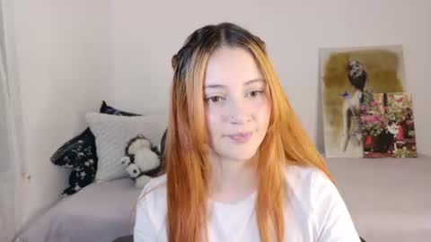 Snapshot of anniemora_ chatting on July 2026 12:10:02 AM Annie online show from July 2026 12:10:02 AM