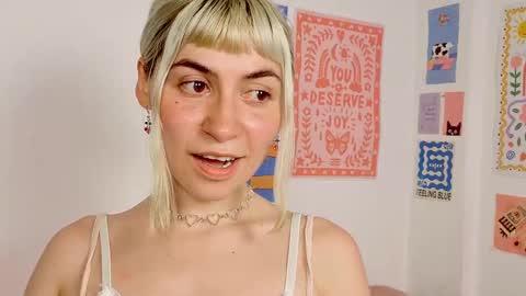 annietinky online show from September 2025 12:44:02 AM