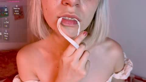 annietinky online show from December 2025 04:52:01 AM