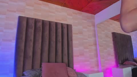 Annie  Alex online show from December 2024 06:13:01 PM