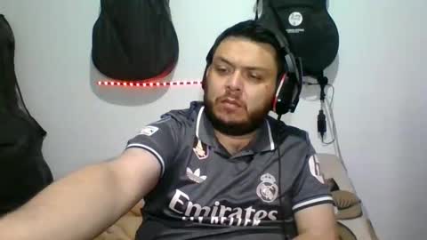 lion kennedy independent model moderator online show from November 2025 04:34:01 AM