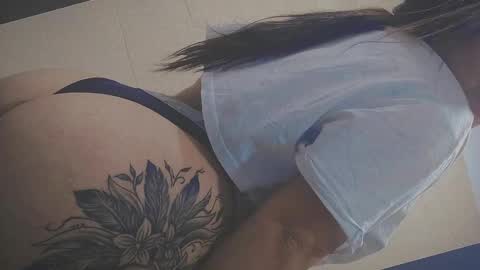 Snapshot of anny_louis chatting on January 2025 01:42:02 AM ANNY LOUIS online show from January 2025 01:42:02 AM