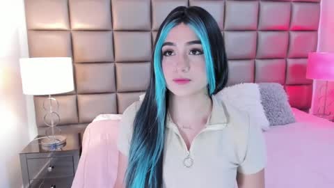 Snapshot of annyhizzle chatting on February 2025 09:37:02 PM online show from February 2025 09:37:02 PM