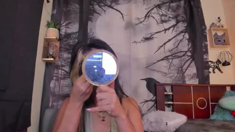 Annyluna online show from January 2026 08:21:01 PM