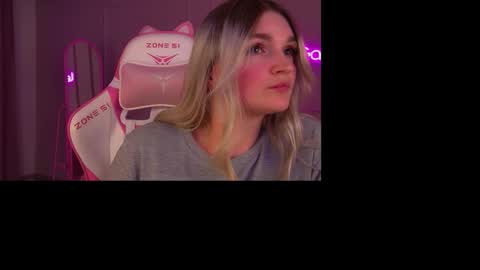 annyraii online show from November 2025 07:38:01 PM