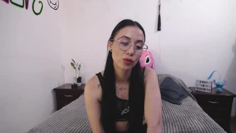 Anny online show from February 2025 07:19:02 PM