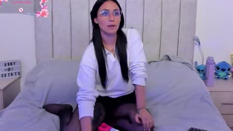 Anny online show from November 2025 11:03:01 PM