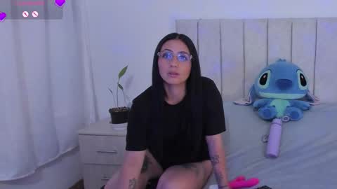 Anny online show from November 2025 10:19:01 PM