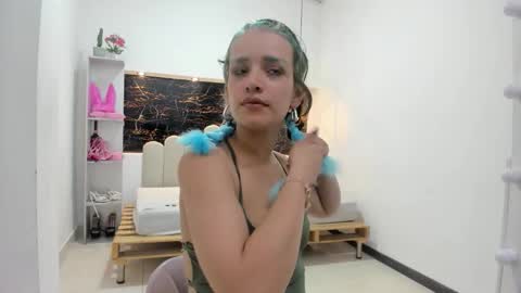 Anny online show from September 2025 08:10:01 PM