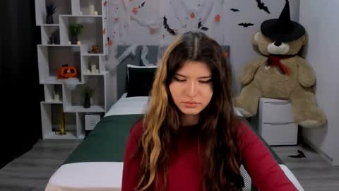 Anora online show from November 2025 01:13:02 PM