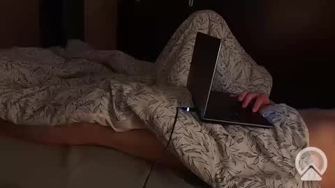 REAL FEEL 2024 online show from March 2025 08:09:02 PM