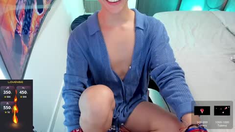 Snapshot of anrallmgbj472a chatting on January 2025 02:43:01 AM anrallmgbj472a online show from January 2025 02:43:01 AM