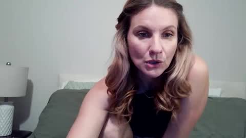 Snapshot of ansleypage chatting on April 2026 02:44:01 AM heyitsansley online show from April 2026 02:44:01 AM